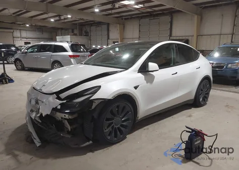 2021 Tesla Model Y Performance Dual Motor All-Wheel Drive z USA, uszkodzony, nr VIN 5YJYGDEF2MF246221